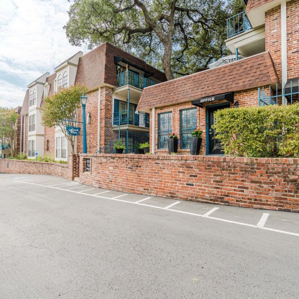 French Place Apartments general photo