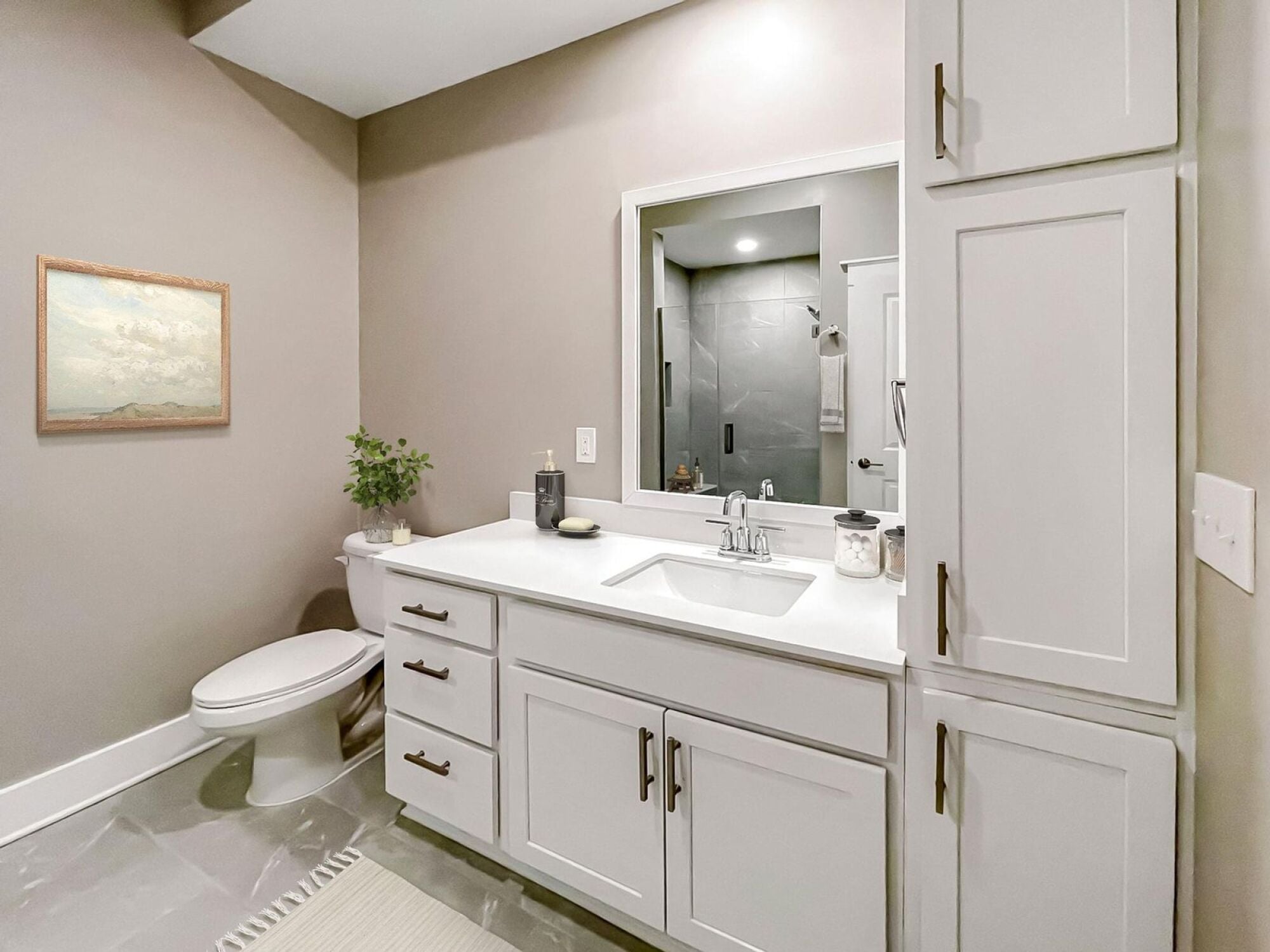A6 bathroom large mirror and cabinet space