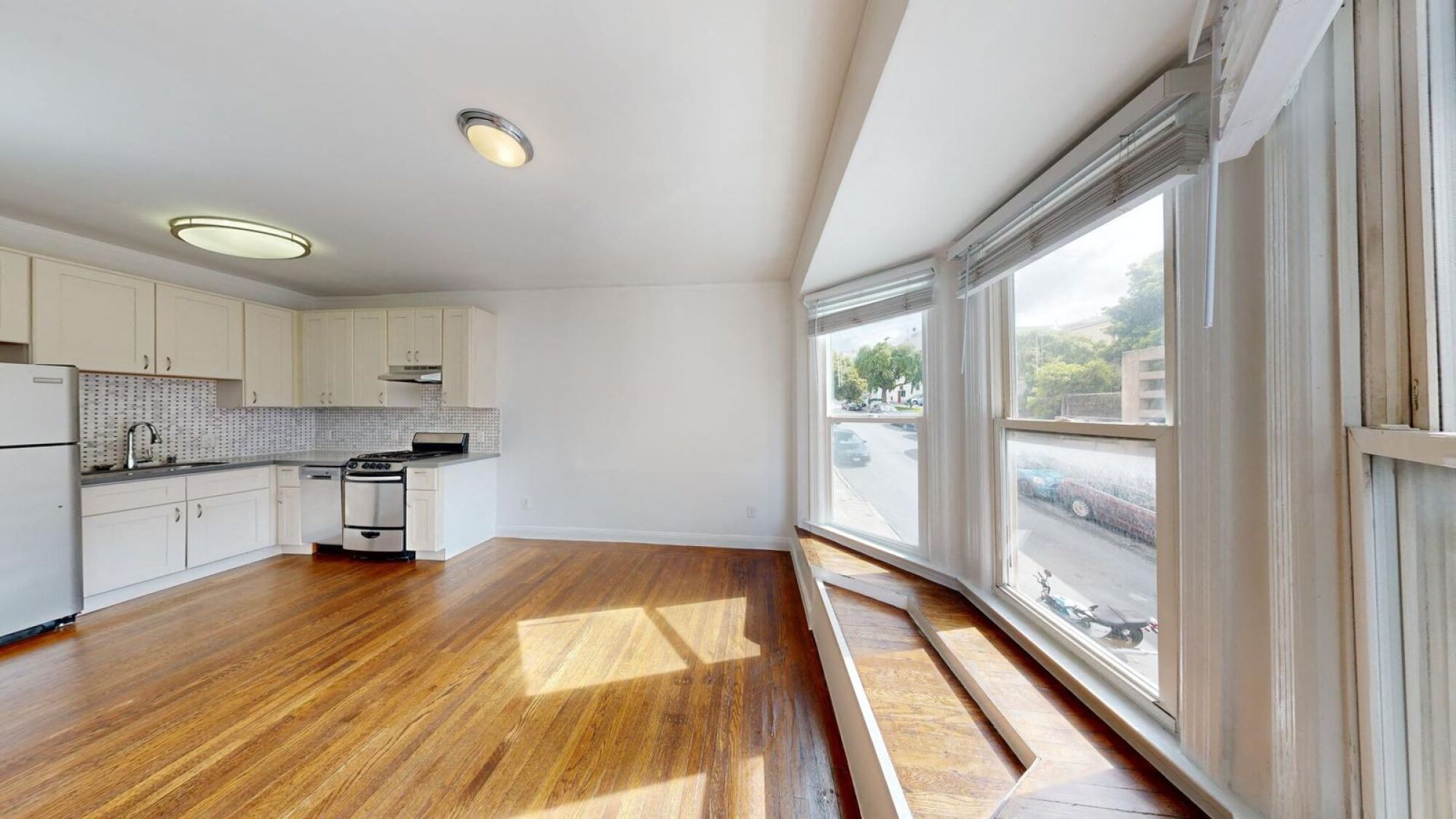 1260 Broadway Street
