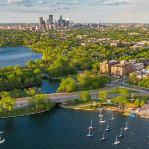 Minneapolis & the Chain of Lakes