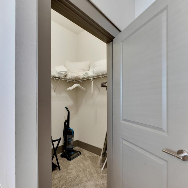Unit closet