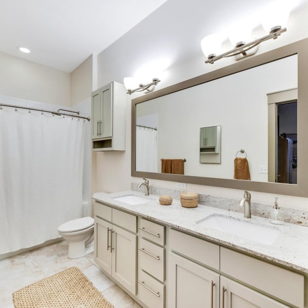 Unit bathroom