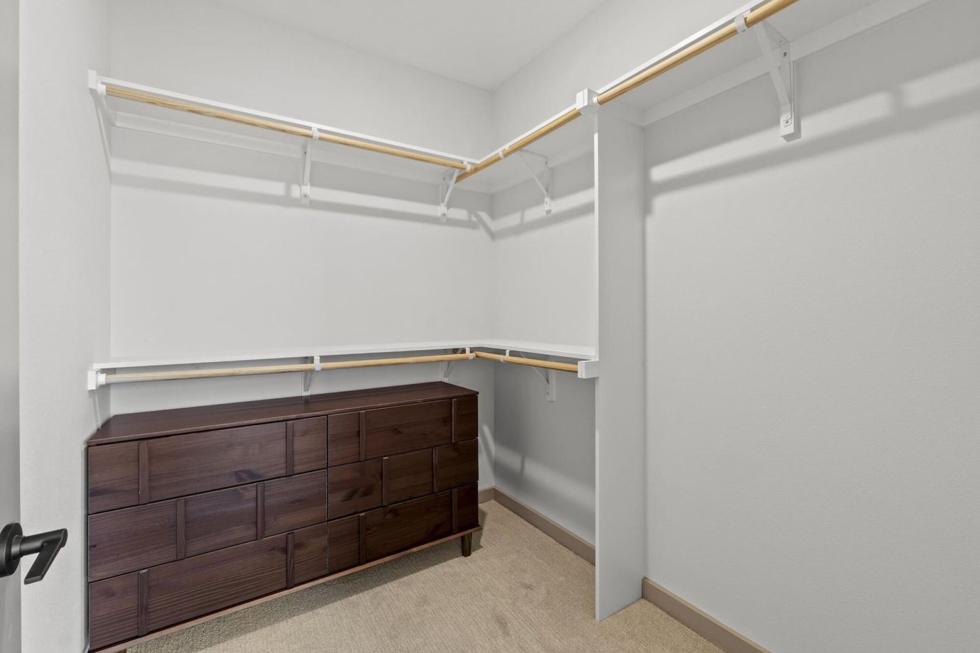 Modern Apartment Home with Spacious Walk-In Closet in Austin, TX