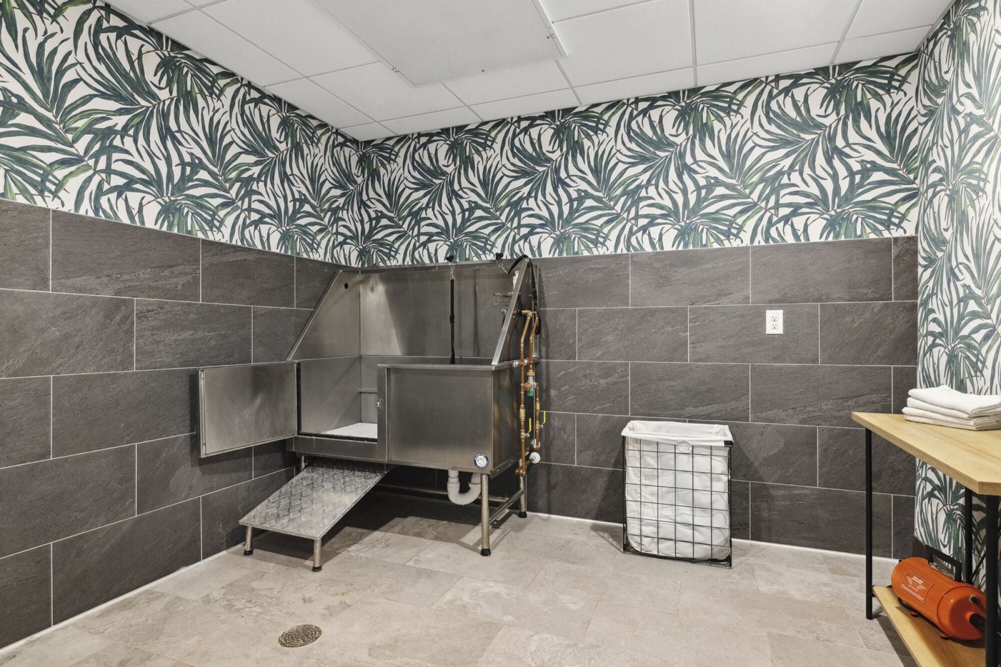 The pet wash at Terra Residences in Maple Grove, MN.