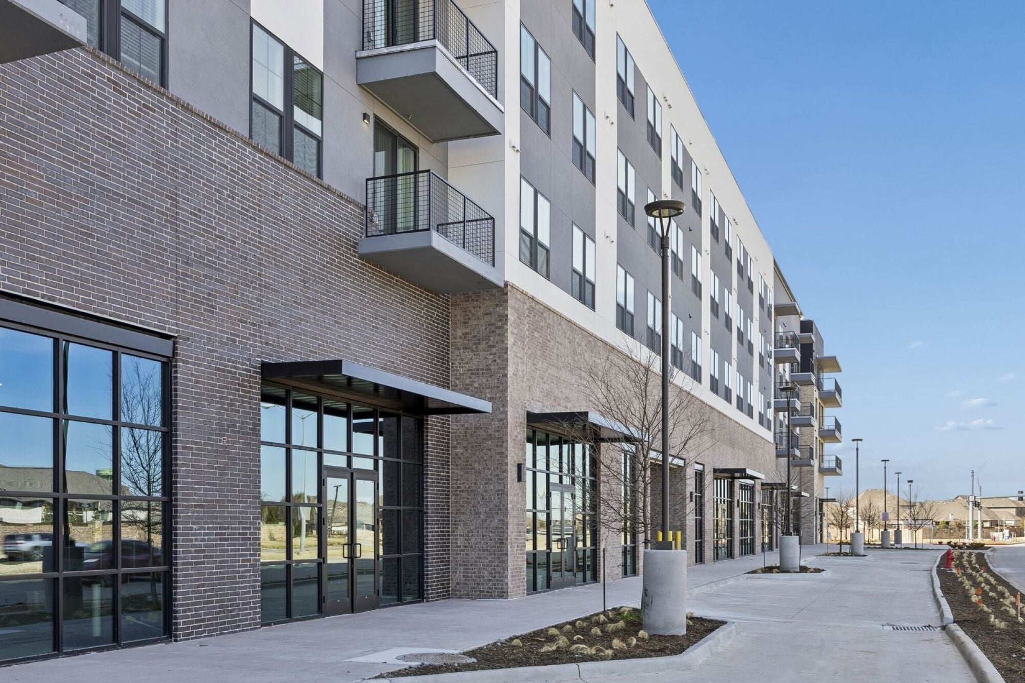Luxury apartment homes near Dallas at The Elara Apartments