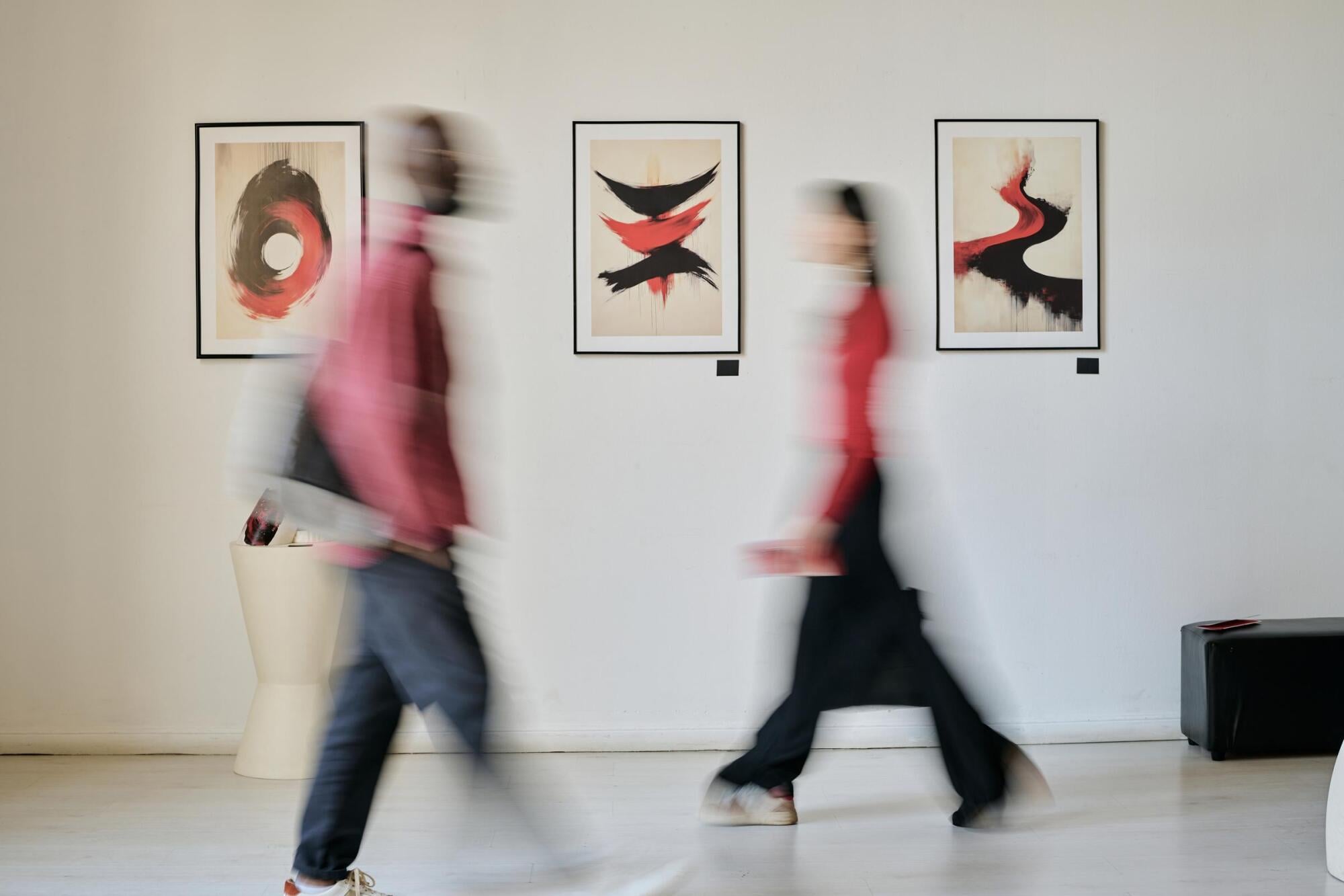 Sonder Experiencing Modern Art in Contemporary Gallery Setting