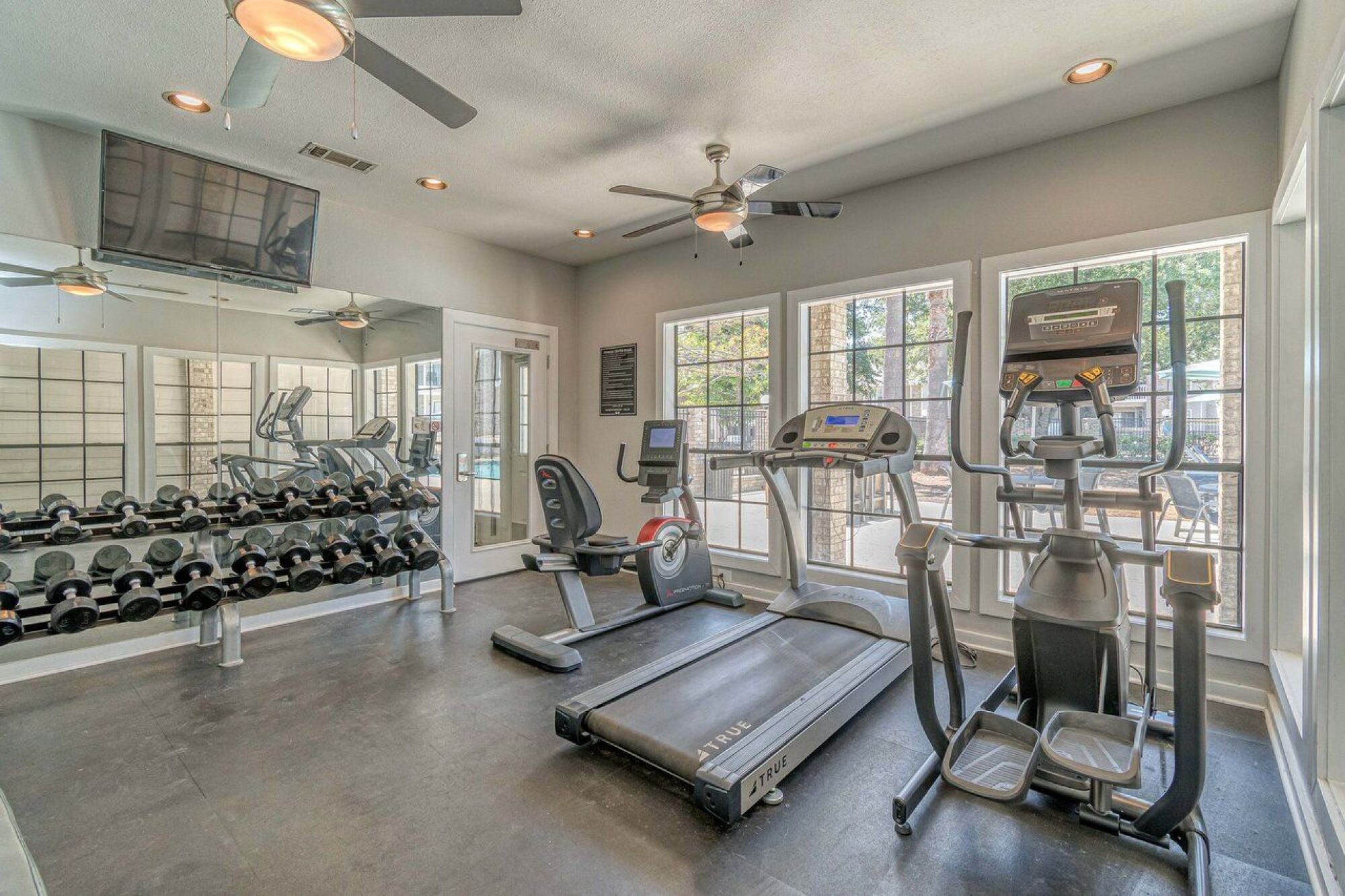 24/7 Fitness Center