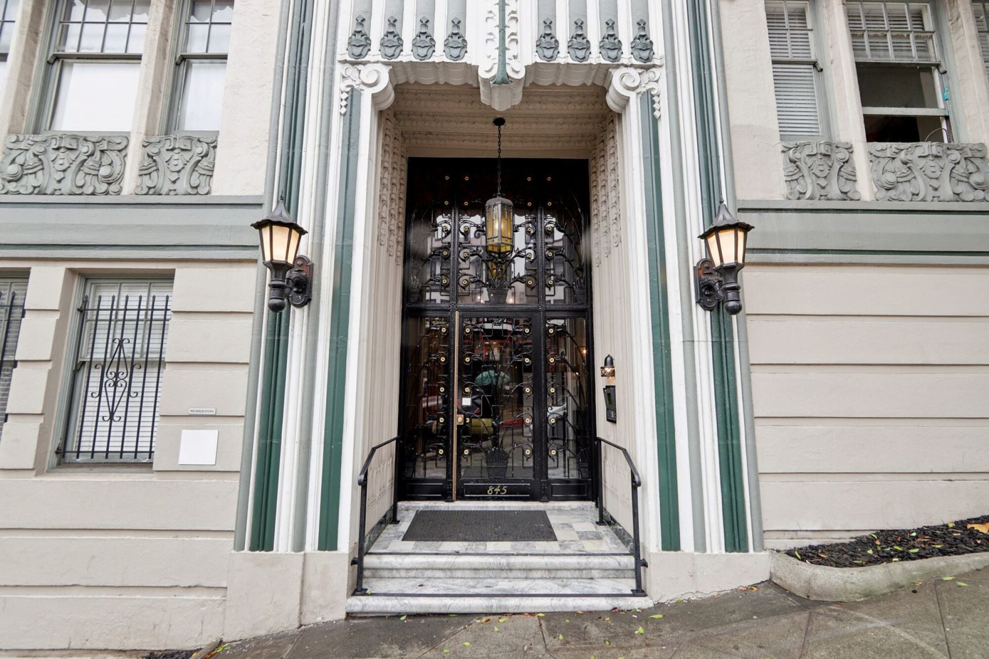 845 California Street
