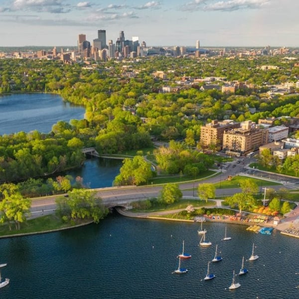Minneapolis & the Chain of Lakes