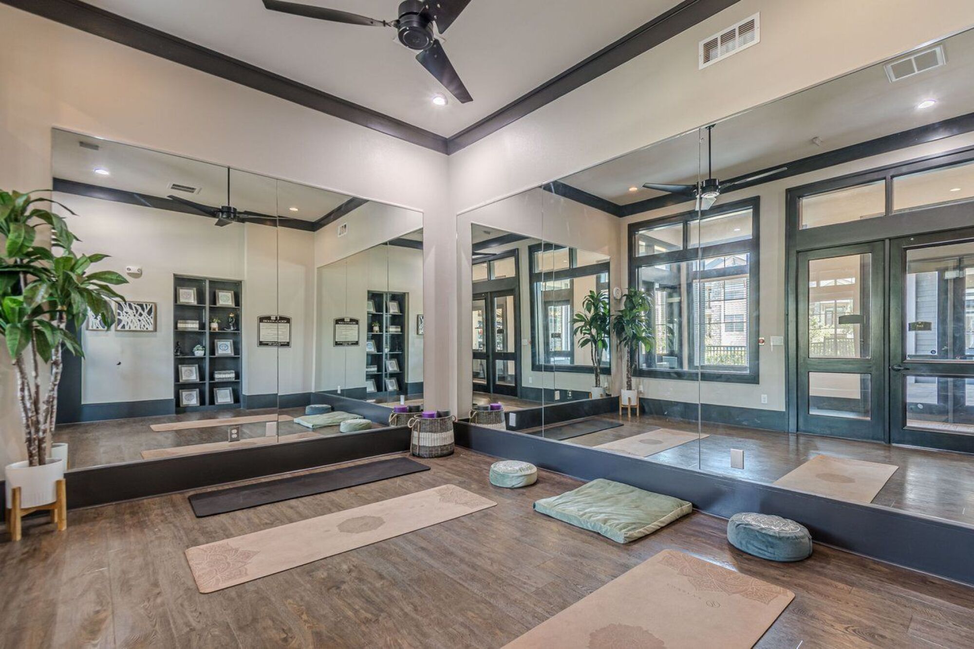 24-Hour Yoga and Peloton Studio
