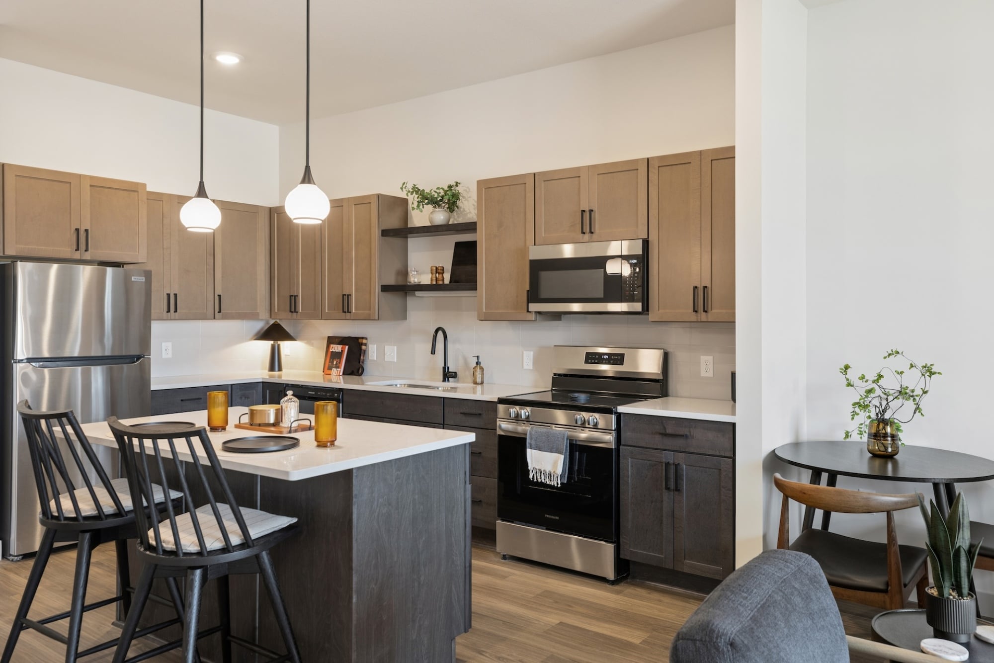 Fully-Equipped Kitchen with Stainless Steel Appliances at Belterra Apartments in Plymouth MN