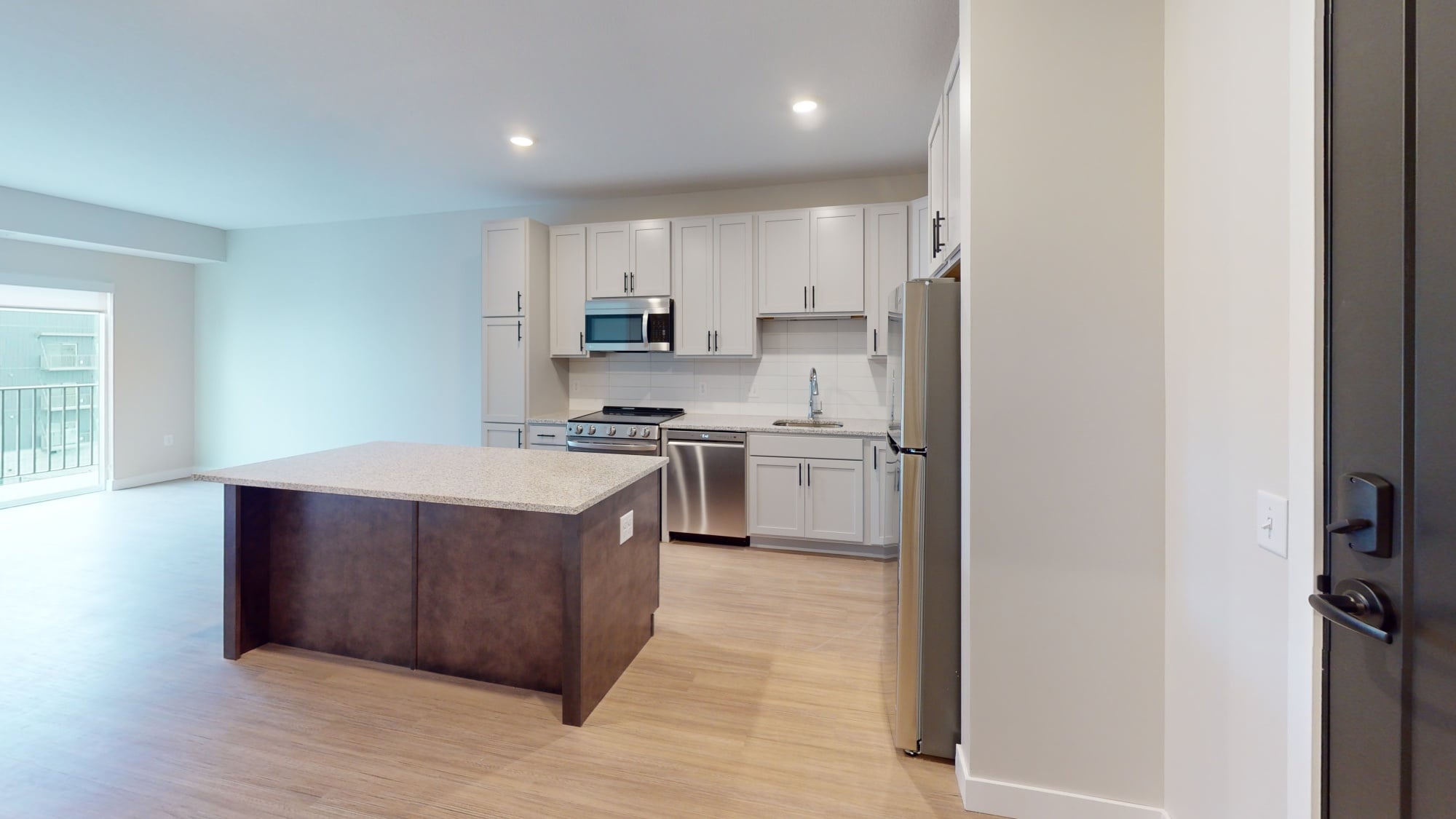 Steel - 1 Bed / 1 Bath