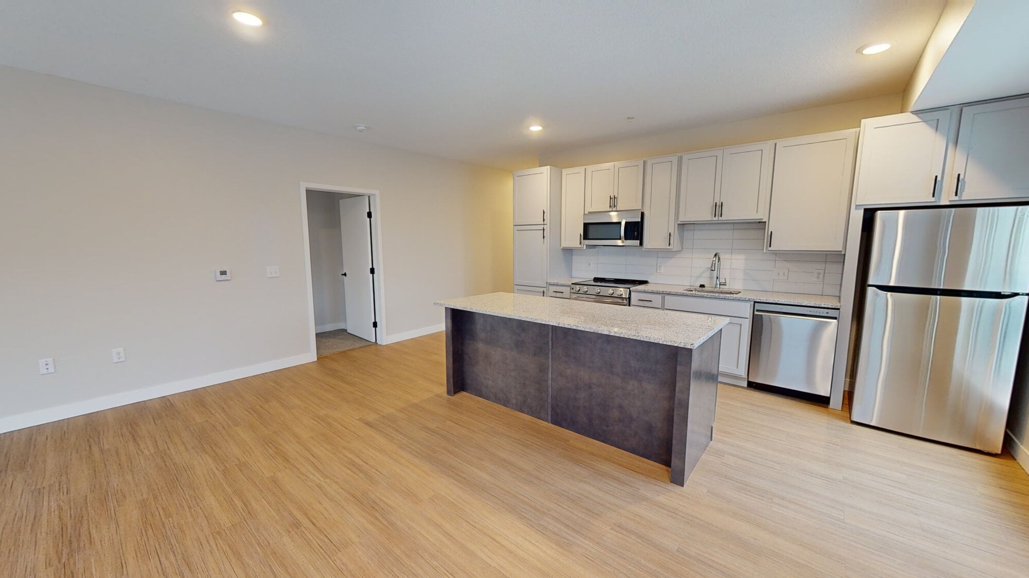Metallic - 3 Bed / 2 Bath