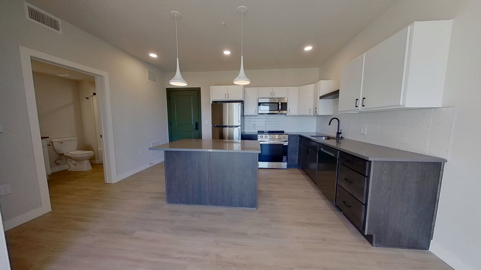 Aura - 1 Bed / 1 Bath