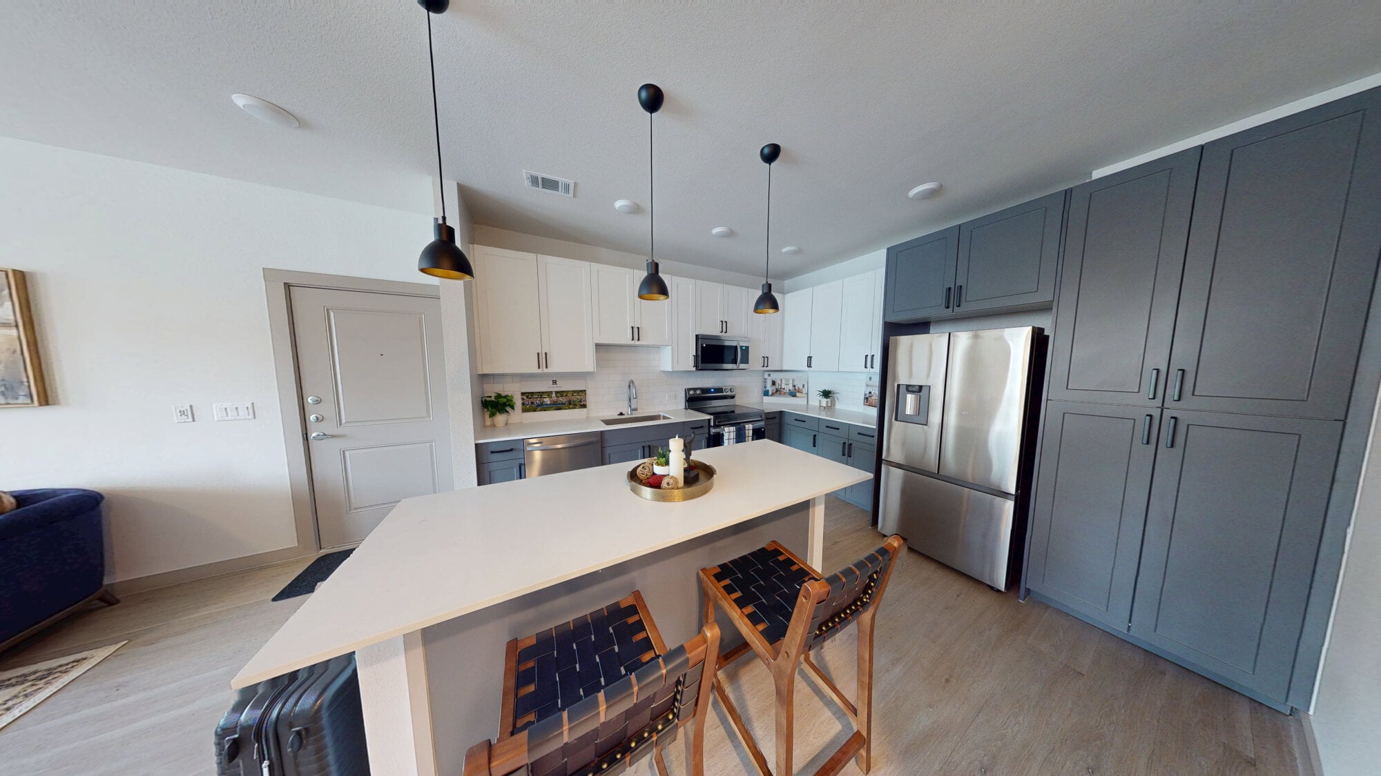 Quarter - 2 Bed / 2 Bath