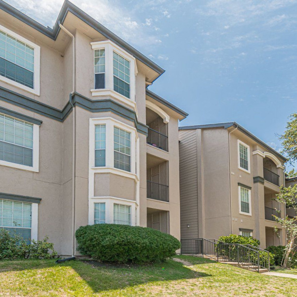 Carlyle Place Apartments general photo
